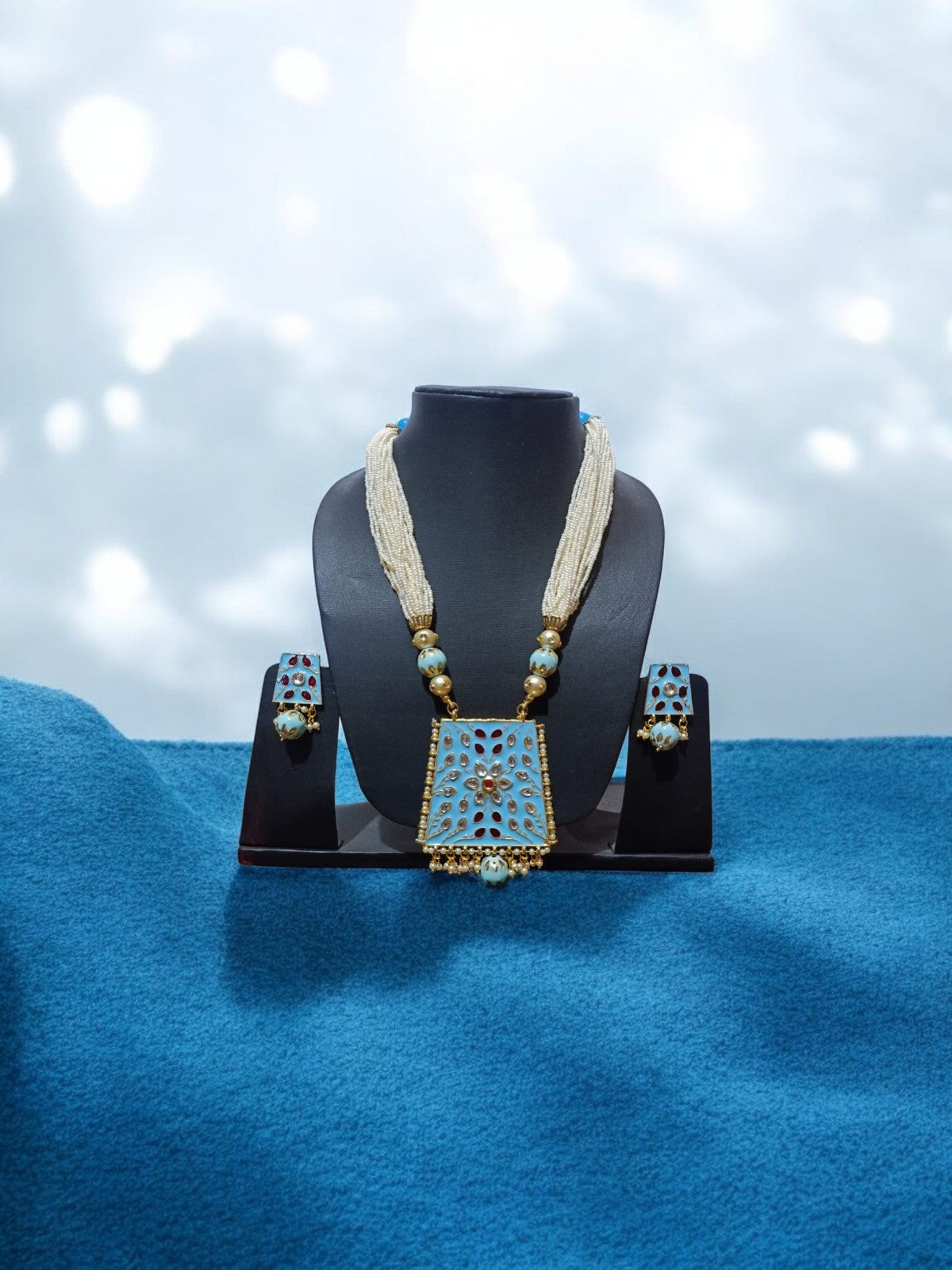 Gorgeous Necklace Set