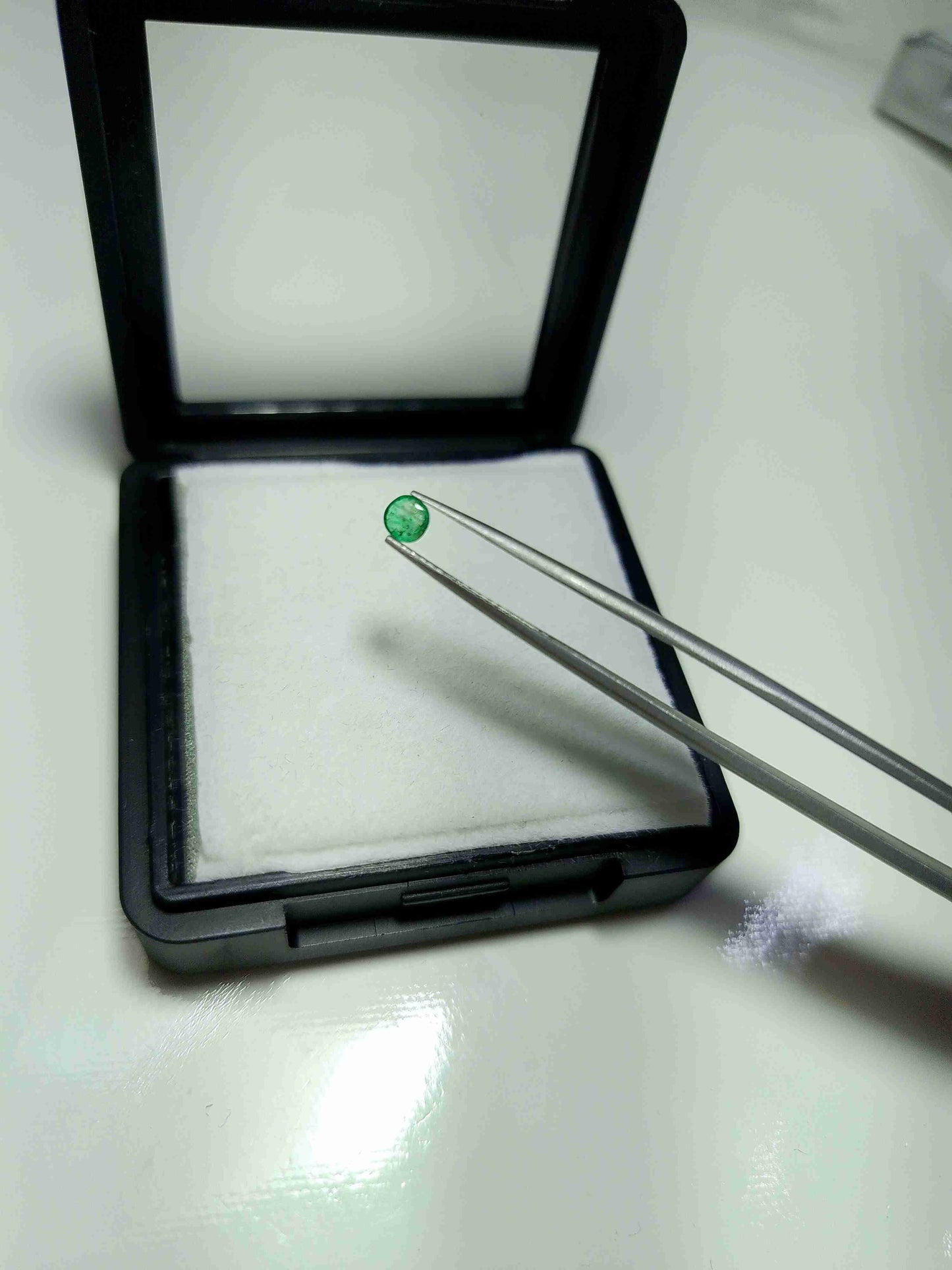Natural Emerald Round 0.110 carat