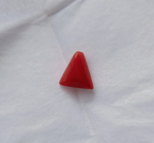 Natural Red Coral Triangle 2.6 Carat - Moonga