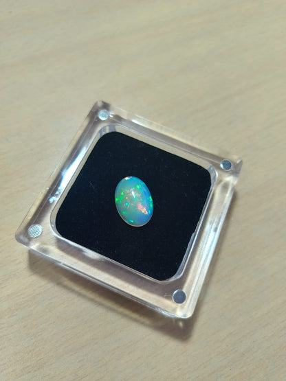Opal Oval Shaped Cabochon Good Quality 5.59 carat 18X14 mm